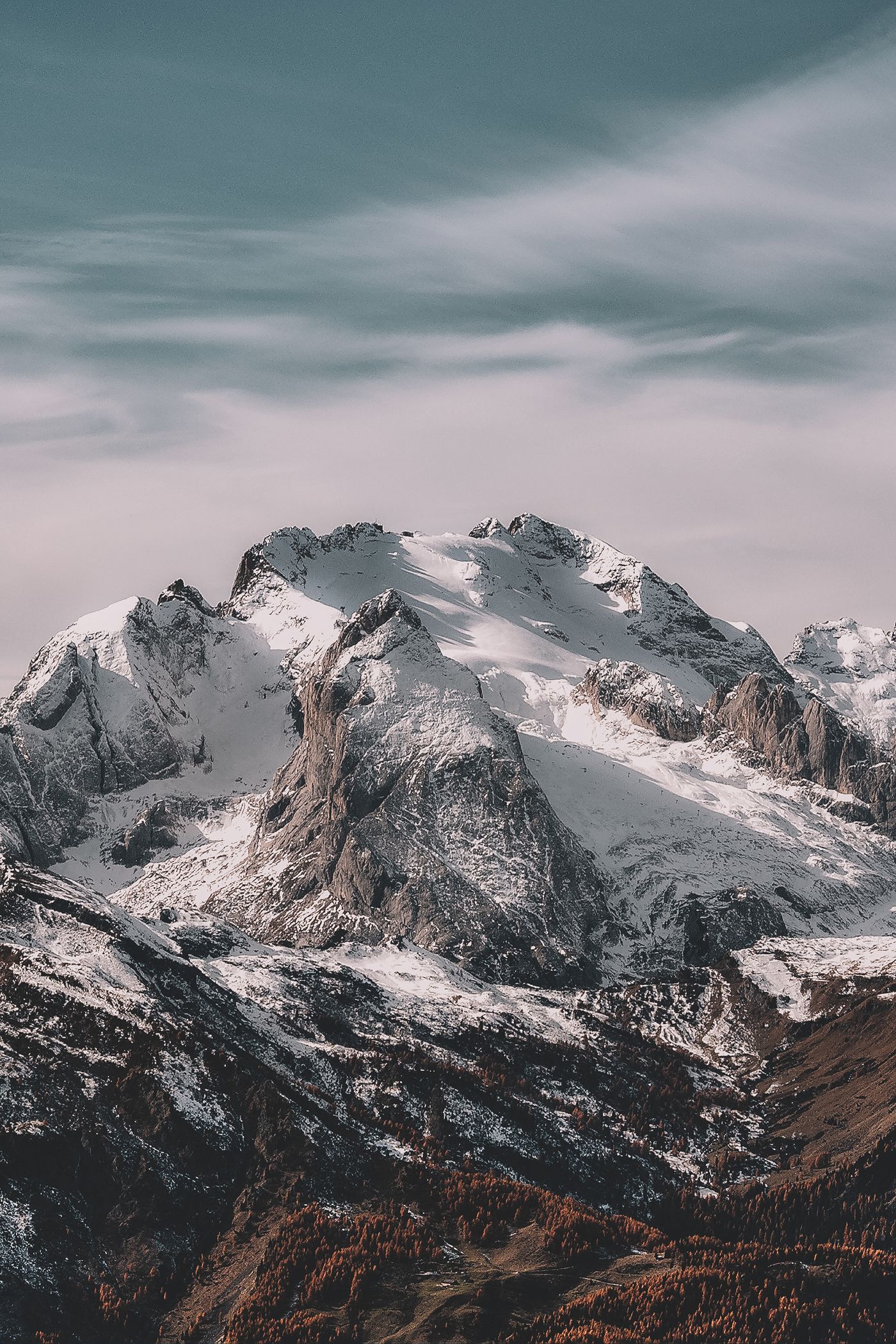 Večerné Tatry — pokojná atmosféra po dni na chodníku